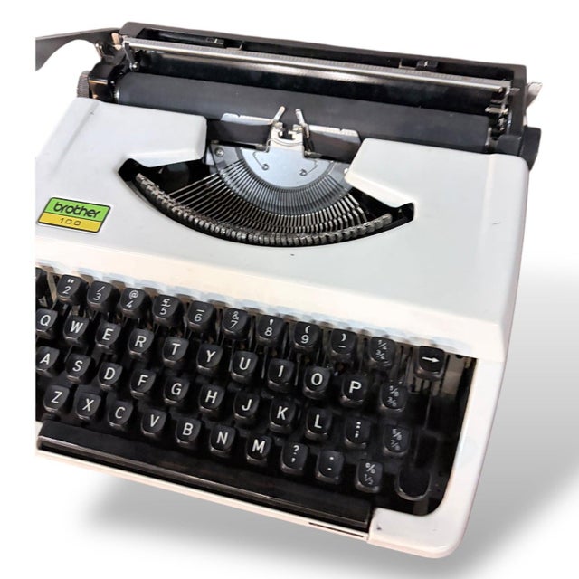 Mid-Century 700 Portable Typewriter from Brother, 1960s For Sale - Image 6 of 8