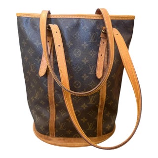 A 2006 Louis Vuitton Monogram Coated Canvas and Leather Bucket Gm Tote Bag For Sale