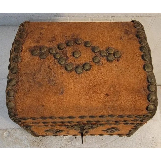 19Th Century Leather Over Wood Studded Box W/ Key For Sale - Image 4 of 6