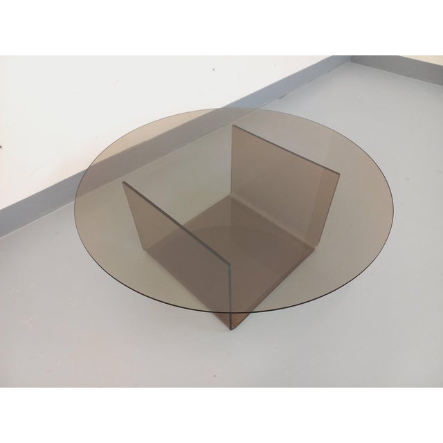 1970s Vintage Round Coffee Table in Glass and Acrylic Glass, 1970s For Sale - Image 5 of 15