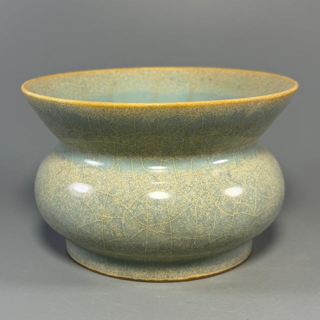 Chinese Antique Chinese Official‑Style Celadon Porcelain Zhadou Vessel For Sale - Image 3 of 6