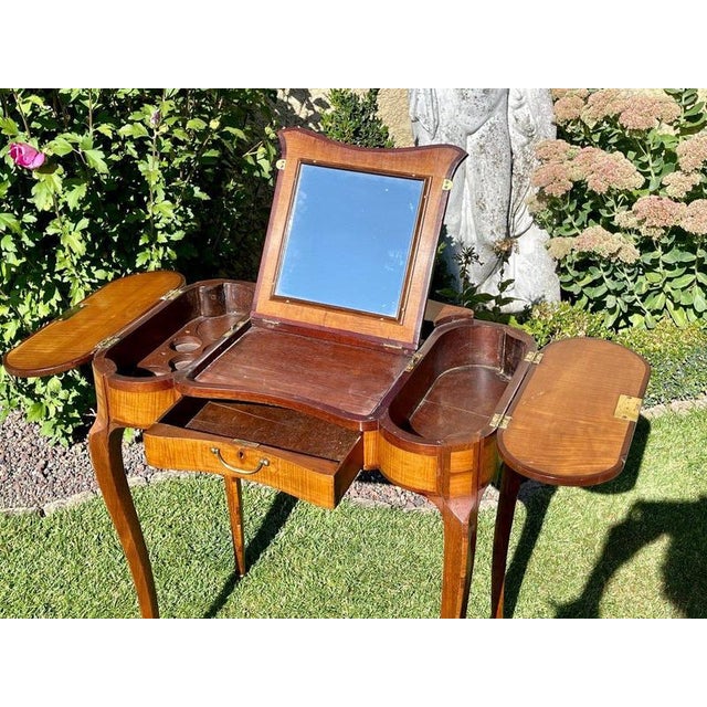 Brown Louis XV Marquetry Dressing Table For Sale - Image 8 of 13