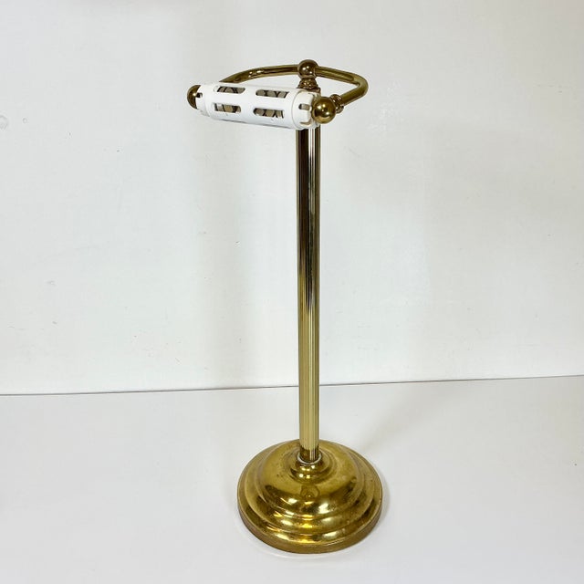 Hollywood Regency Mid-Century Hollywood Regency Brass Freestanding Toilet Paper Holder For Sale - Image 3 of 12