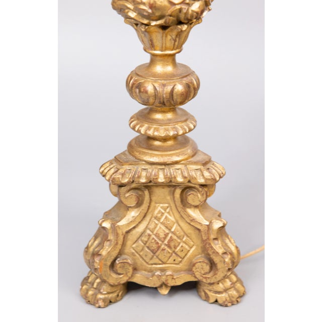 1940s Neoclassical Style Italian Giltwood Pricket Candlestick Table Lamp For Sale - Image 4 of 9