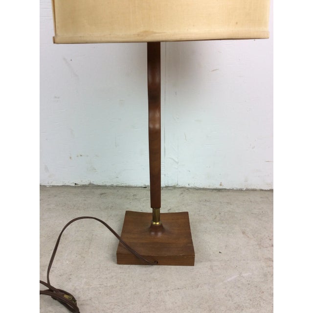 Wood Mid Century Modern Walnut Table Lamp With Barrel Shade For Sale - Image 7 of 12