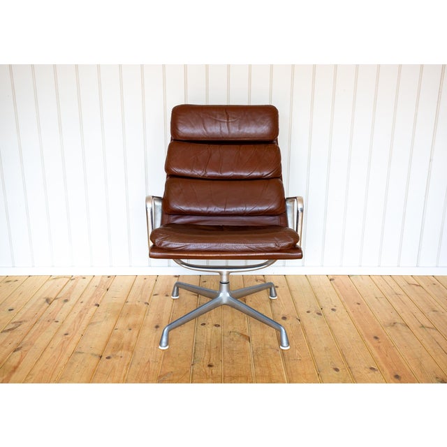 Herman Miller Soft Pad Leather Aluminium EA216 Lounge Chair by Charles and Ray Eames for Herman Miller, 1975 For Sale - Image 4 of 18