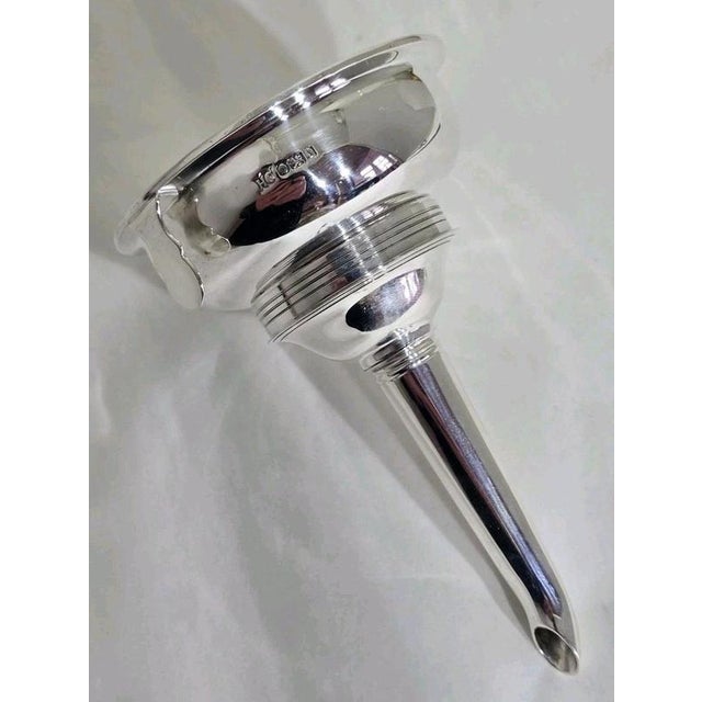 1990s Sterling Silver Wine and Spirit Funnel from Hugh Crawshaw, Sheffield, 1992 For Sale - Image 5 of 18