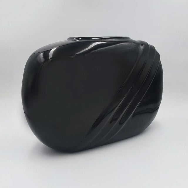 Haeger 1980s Gorgeous Black Vase by Haeger in Ceramic. Made in Usa For Sale - Image 4 of 6