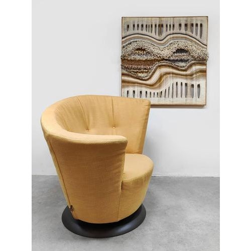 Scolari designed a very special armchair for Giorgetti, the Arabella swivel chair. The unique feature of the Arabella is...