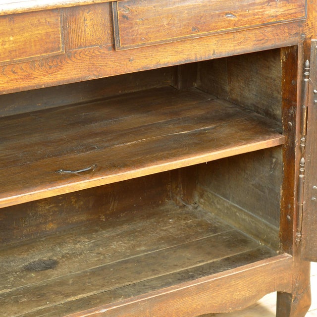 Mid 18th Century Antique Louis XV Commode in Oak, 1750 For Sale - Image 5 of 16