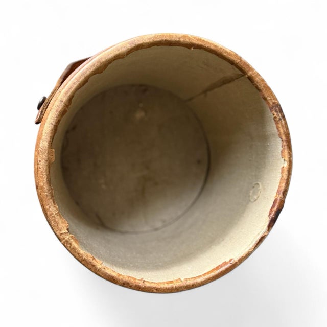 19th-C. English Victorian Leather Artillery or Cordite Bucket W/ Coat of Arms For Sale - Image 4 of 7