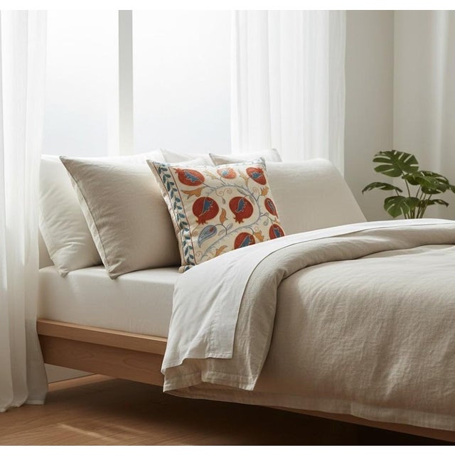 20"x20" 100% Silk Cushion Cover. Modern Lace Pillow. Embroidered Toss Pillow For Sale - Image 4 of 6