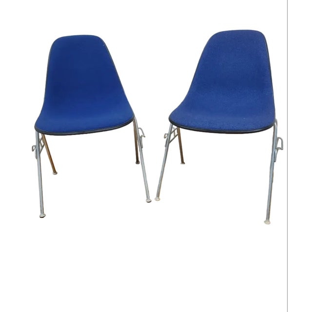 Mid Century Modern Eames for Herman Miller Molded Fiberglass Shell Chairs With Alexander Girard Blue Upholstery - Set of 4 For Sale In Chicago - Image 6 of 10