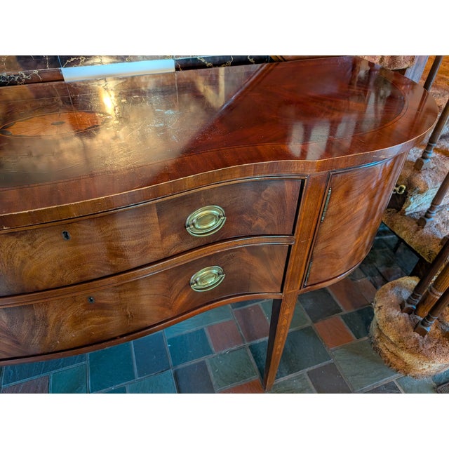 American 1980s Bernhardt Centennial Collection Banded Mahogany Sideboard (Hepplewhite Style) For Sale - Image 3 of 8
