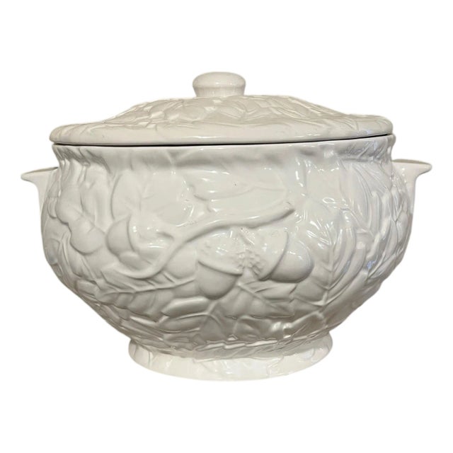 Vintage Traditional White Ironstone Acorns and Leaves Soup Tureen For Sale