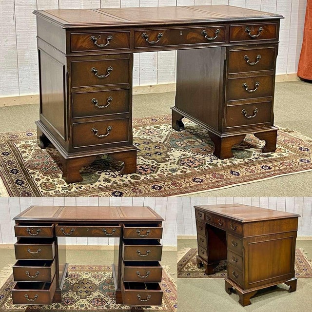 English desk with mahogany pedestals and leather top from the 1950s - L=1m20, D=60cm, H=77cm.