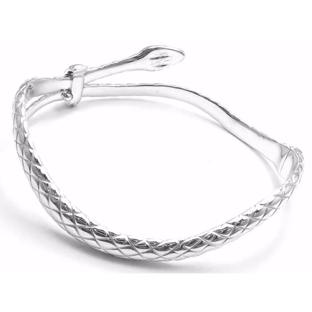 Tom Ford 18k White Gold Diamond Snake Bangle Bracelet For Sale In Philadelphia - Image 6 of 11