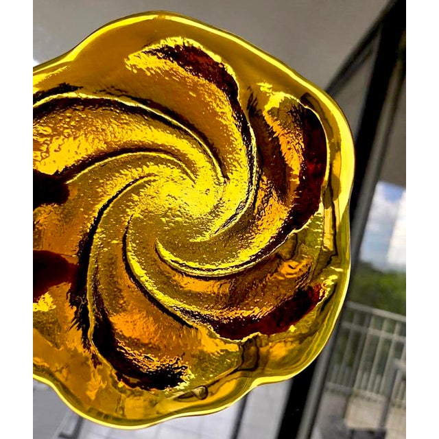 1960s Hand Blown Fenton Glass Rose Swirl Ashtray/Catchalls, Set of 2 For Sale - Image 9 of 11