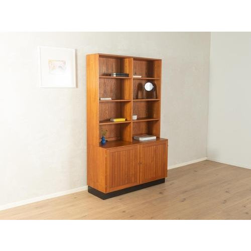 1960s chest of drawers very good workmanship, high-quality materials, mortise & tenon solid wood drawers. Made in Denmark....