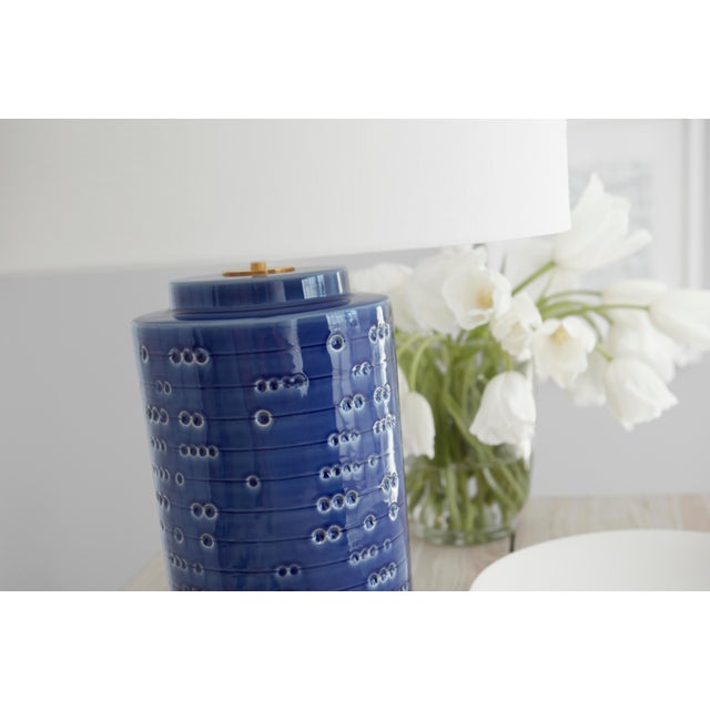 Visual Comfort AERIN for Visual Comfort Signature Darina Large Table Lamp in Pebbled Blue with Linen Shade For Sale - Image 4 of 5