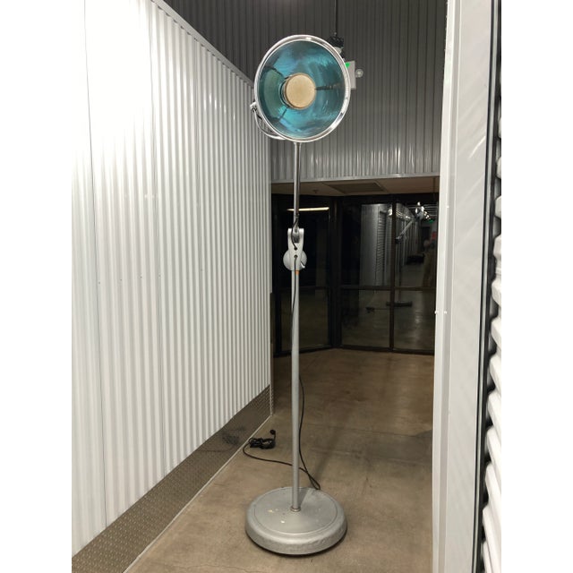 Industrial Early Twentieth Century Industrial Surgeon’s Task Light by Castle Manufacturing For Sale - Image 3 of 13