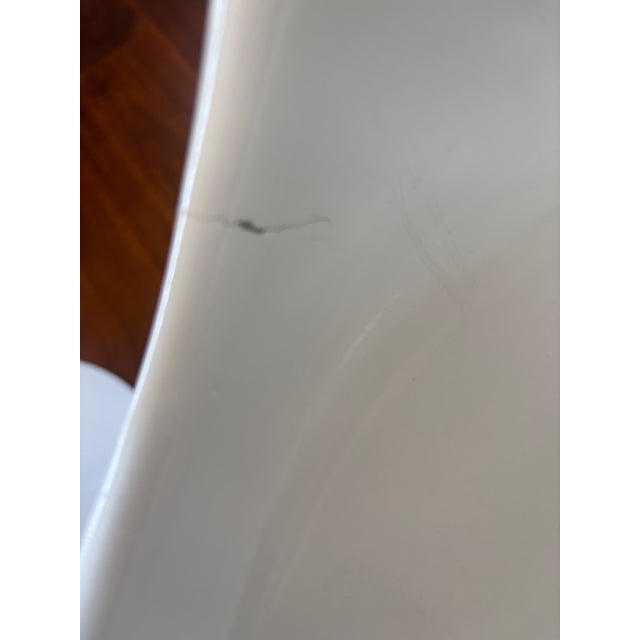 Pristine Vintage Eero Saarinen for Knoll Stationary Tulip Side Chairs - Set of 6 For Sale In New York - Image 6 of 6