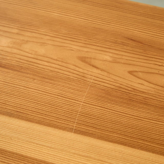 Long Canadian Pinewood Table with Black Varnished Legs For Sale - Image 11 of 18