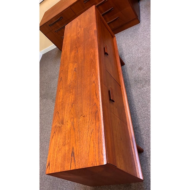 Wood European Mid Century Modern Teak Credenza With Accordion Doors by White & Newton, Uk c.1960 For Sale - Image 7 of 13