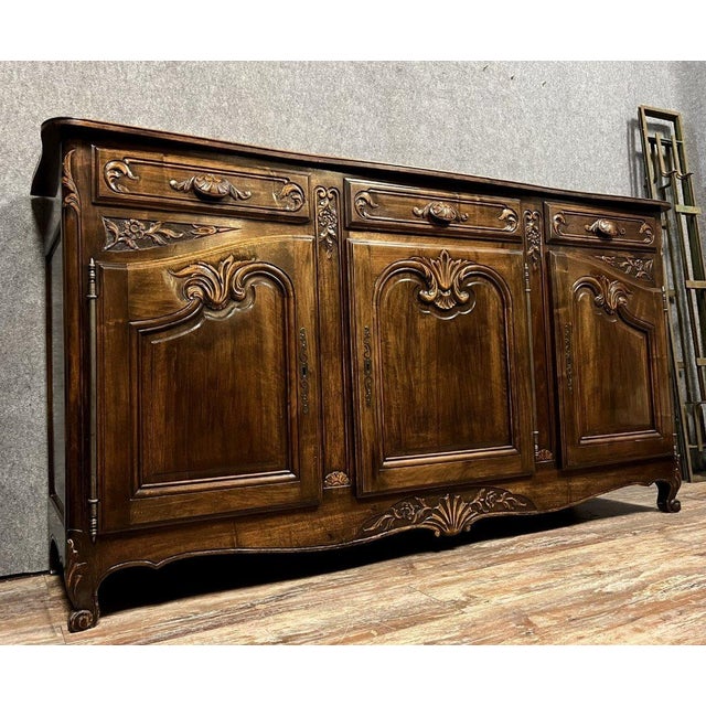 Louis XV Style Sideboard in Walnut For Sale - Image 4 of 10