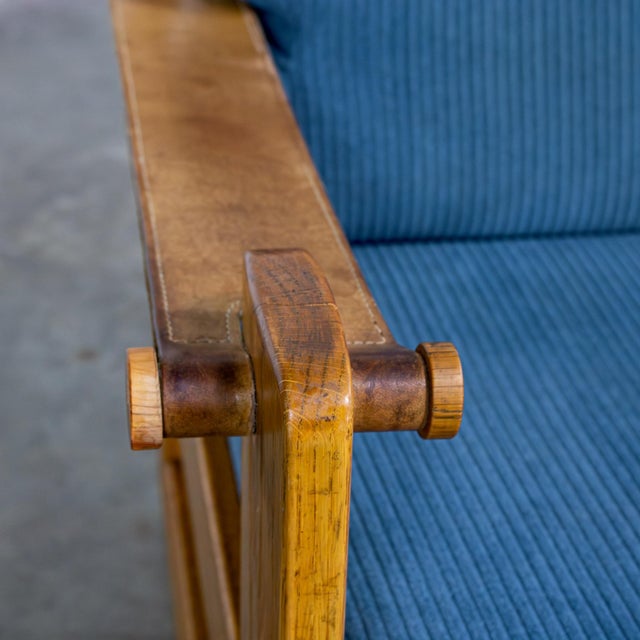Royal Blue Mid to Late 20th Century Scandinavian Modern Oak Safari Sling Club Armchair Tan Leather Arms & Blue Corduroy For Sale - Image 8 of 18