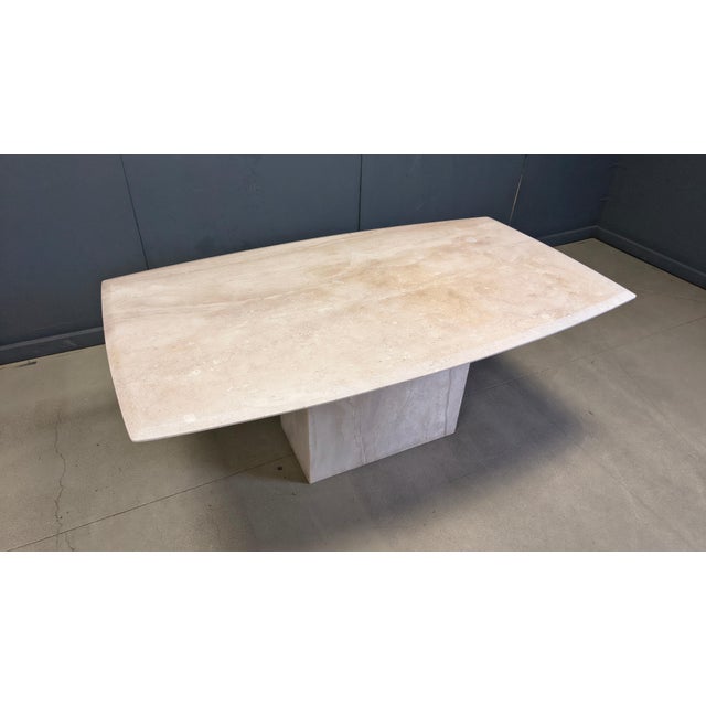Elegant travertine dining table. Beautiful coloured travertine with a nice pattern. Timeless and very beautiful table wich...