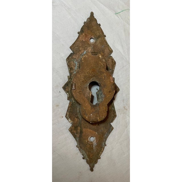 Large Antique Ornate 1800s Cast Iron Key Escutcheon Door Hardware Plaque Mount For Sale In New York - Image 6 of 7