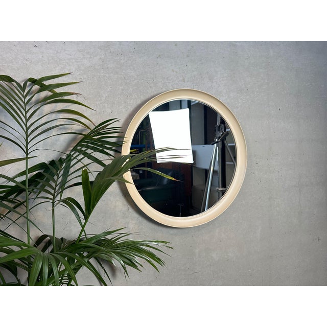 Vintage large round mirror. Good condition. Diameter: 73cm. Depth: 5cm. Good quality. A type of synthetic material, but...