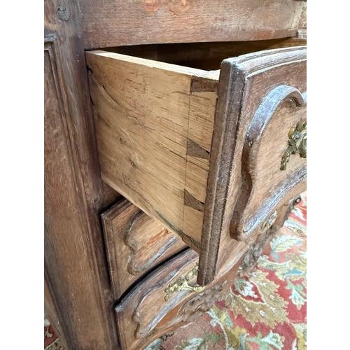 Louis XV Style Chest of Drawers from Nîmes in Oak For Sale - Image 5 of 11