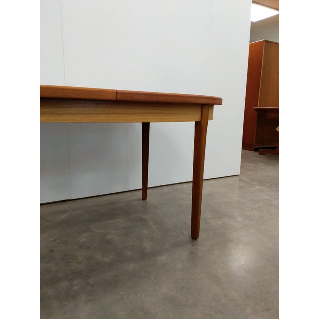 1960s Vintage Mid Century Modern Teak Extendable Dining Table For Sale - Image 5 of 10