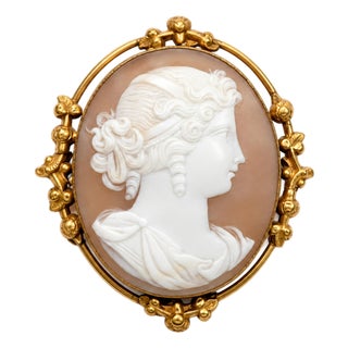 Antique Victorian Shell Cameo Brooch, Italy, Mid-19th Century For Sale