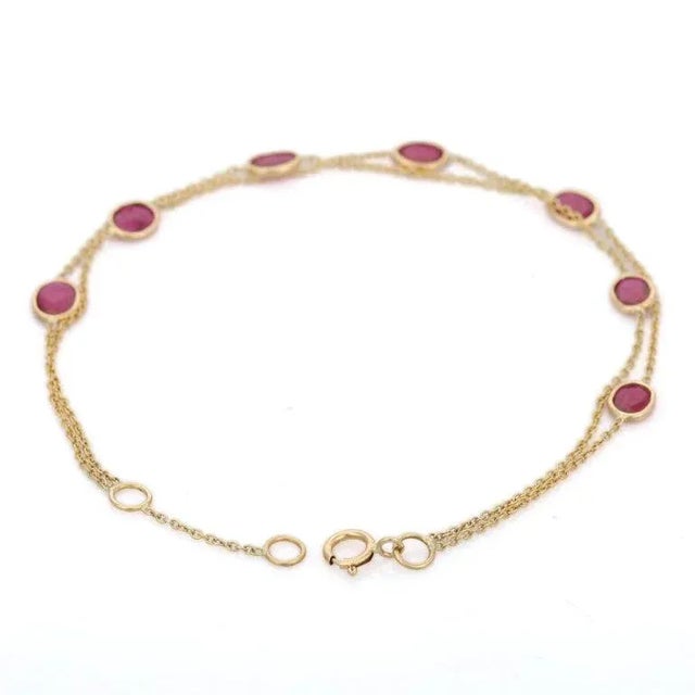 Modern 1.78ct Vivid Round Ruby Double Layer Chain Bracelet in 18k Yellow Gold For Sale - Image 3 of 11