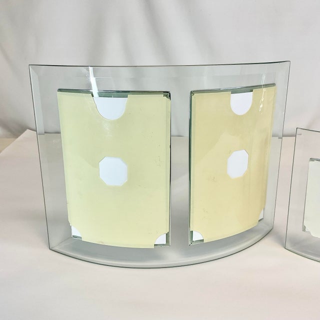 Transparent 1980s Postmodern Curved Floating Glass and Silver Plate Picture Frames - Set of 2. For Sale - Image 8 of 9