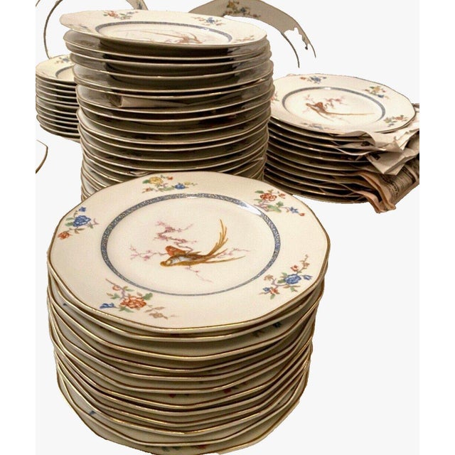Limoges by Théodore Haviland Very pretty 83-piece porcelain dinner service Service with gold trim and decoration of birds...