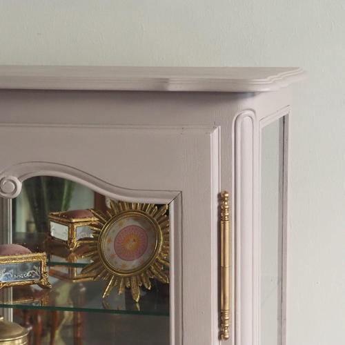 French Display Cabinet with Mirrored Back Panel, 1890s For Sale - Image 3 of 18