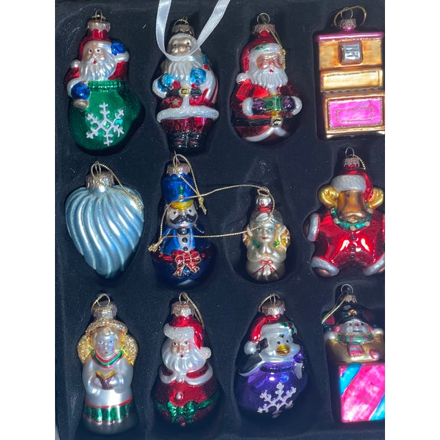 Set of 31 Gorgeous Museum Thomas Pacconi Christmas Ornaments in Box For Sale - Image 4 of 7