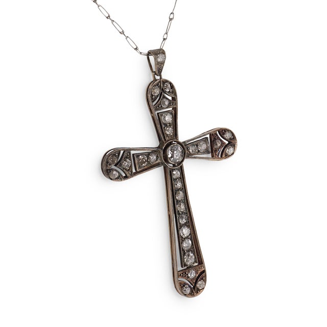 Traditional 1910s Edwardian Old European Cut Diamond 14k Yellow Gold and Silver Cross Necklace For Sale - Image 3 of 6