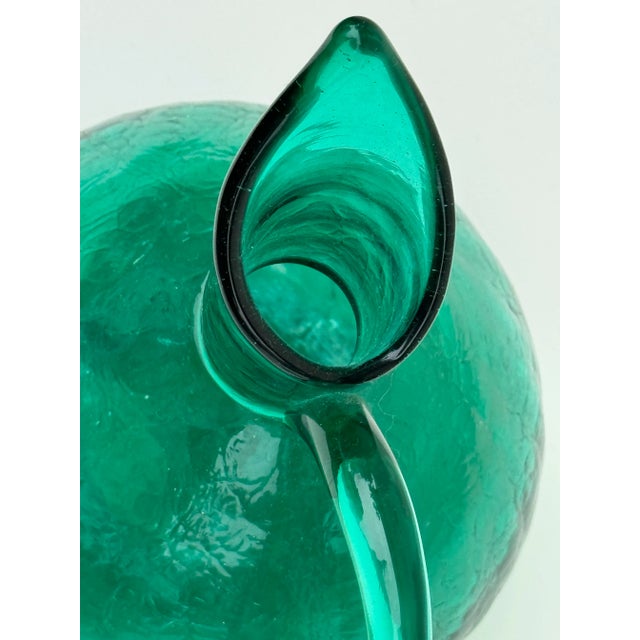 Art Glass Pitcher: 1950s Mid Century Emerald / Teal Glass Crackle Vase or Pitcher - Medium Sized For Sale - Image 4 of 7
