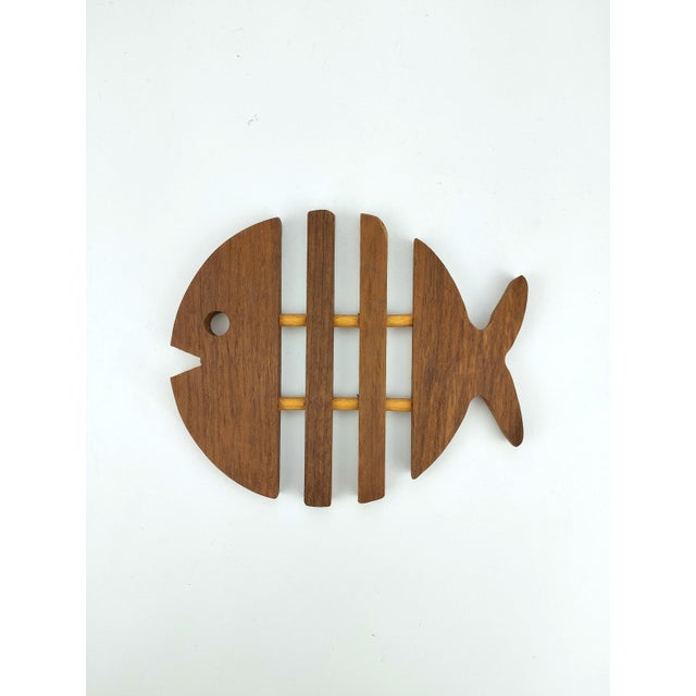 1960s Mid-Century Modern Fish-Shaped Coasters in Teak, 1960s, Set of 8 For Sale - Image 5 of 10