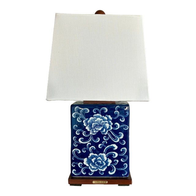 Chinoiserie Ralph Lauren Blue & White Chinoiserie Porcelain Table Lamps, Pair – Peony Motif, Wood Bases & Classic Designer Elegance For Sale - Image 3 of 13