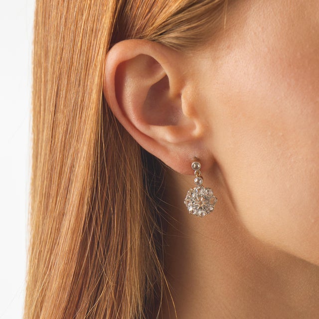 19th Century Pair of French Victorian Rose Cut Diamond 18k Yellow Gold Platinum Cluster Earrings For Sale - Image 4 of 5