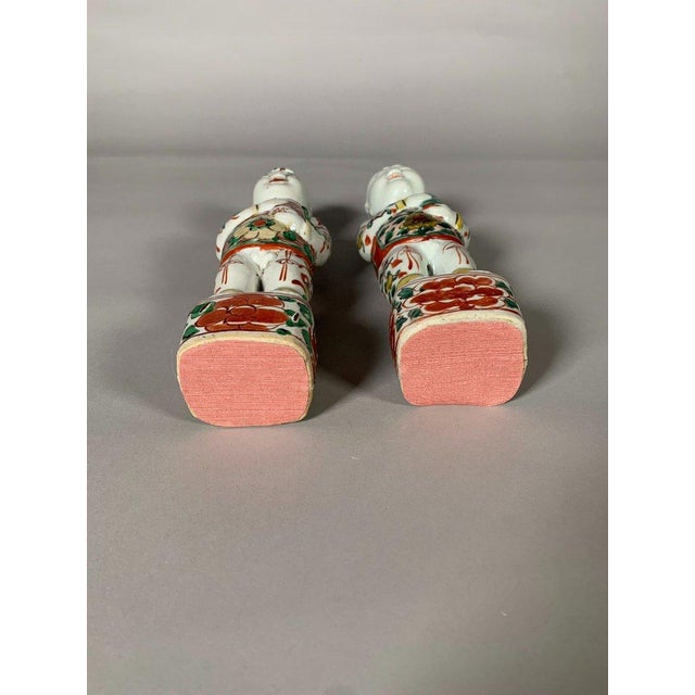 Ceramic Pair of Hoho Brothers Figurines, Kangxi Period, 18th Century, China, Famille Verte For Sale - Image 7 of 8