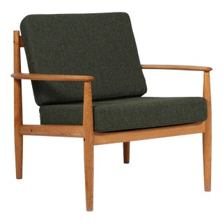 Lounge Chair in Oak and Boucle attributed to Grete Jalk, 1960s For Sale