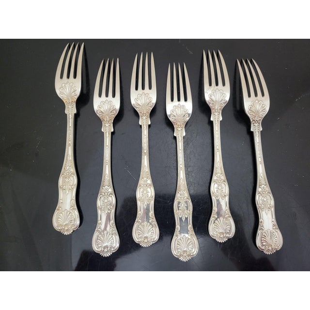 Luxurious set of six mid 19th century London sterling silver dinner forks in Queens pattern. Hallmarks may slightly vary...