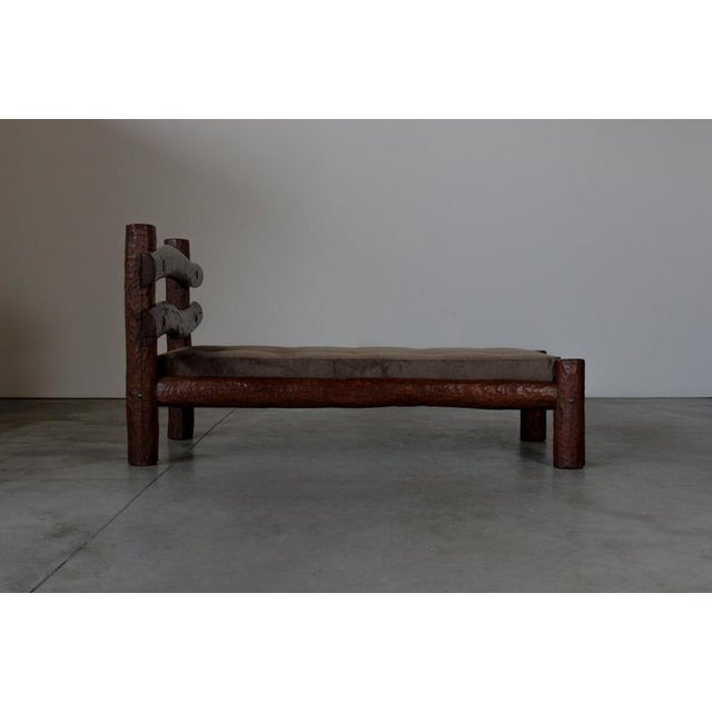 Daybed The daybed is in a very good condition and reupholstered in velvet.